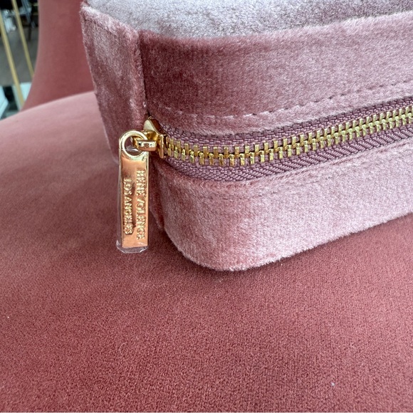 NWT Pink Velvet Jewelry Box with Mirror - Oprah’s Favorite Things! - Picture 10 of 13